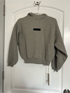 Fear of God ESSENTIALS Heather Grey Hoodie NWT Size 8 Streetwear Minimalist Cozy